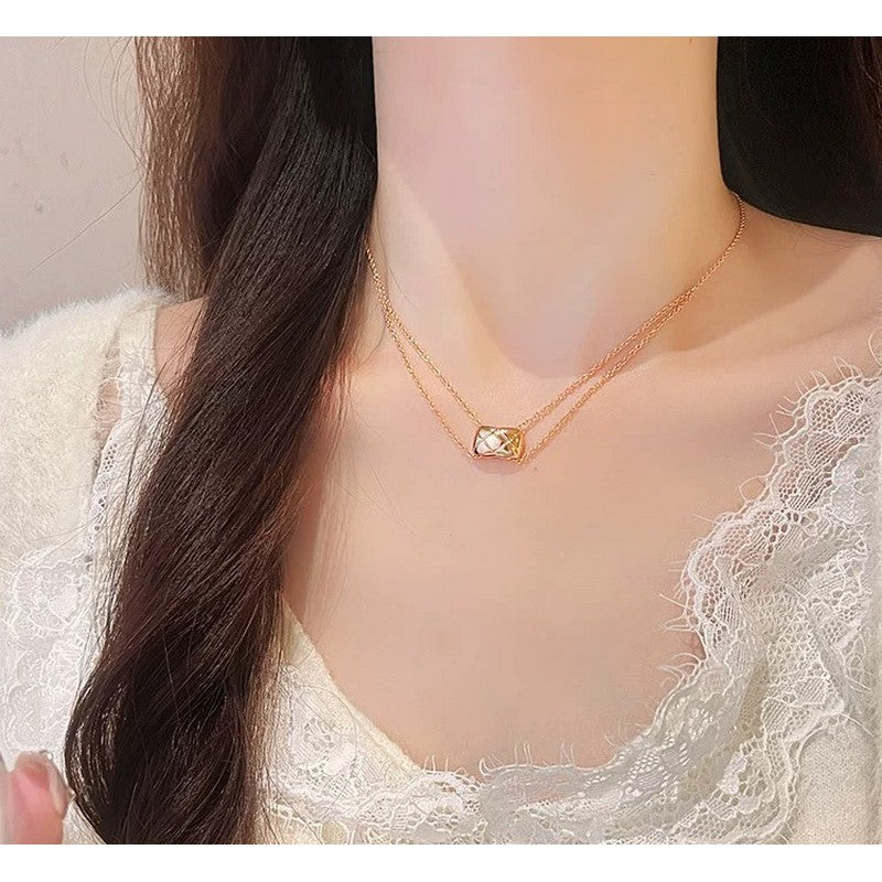 Chanel Coco Crush 18K Gold Necklace product image 9, provided for visual reference and product detail review