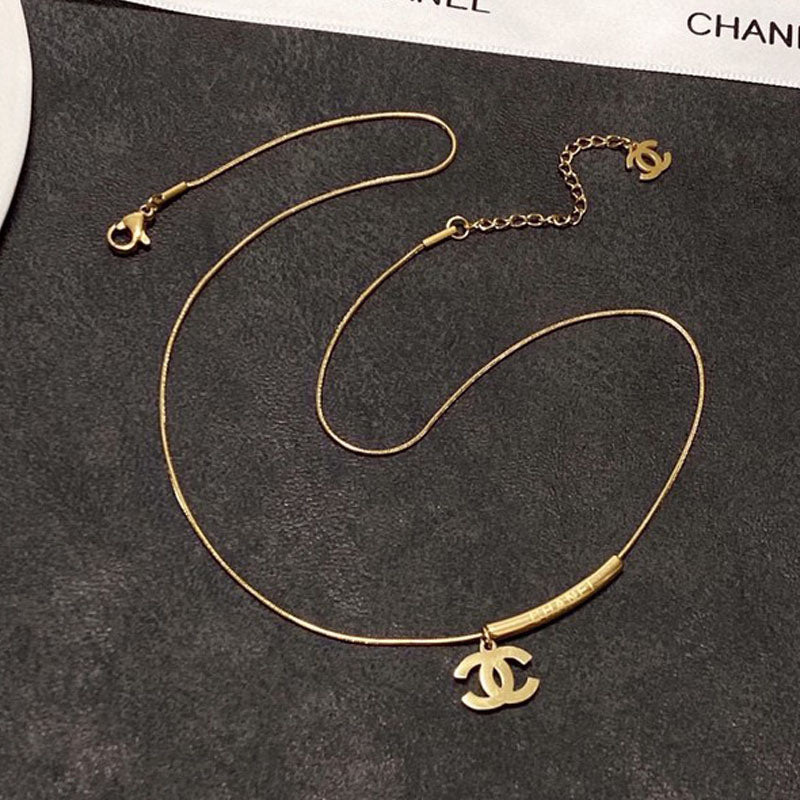 Chanel Gold 18K Gold Necklace product image 1, provided for visual reference and product detail review
