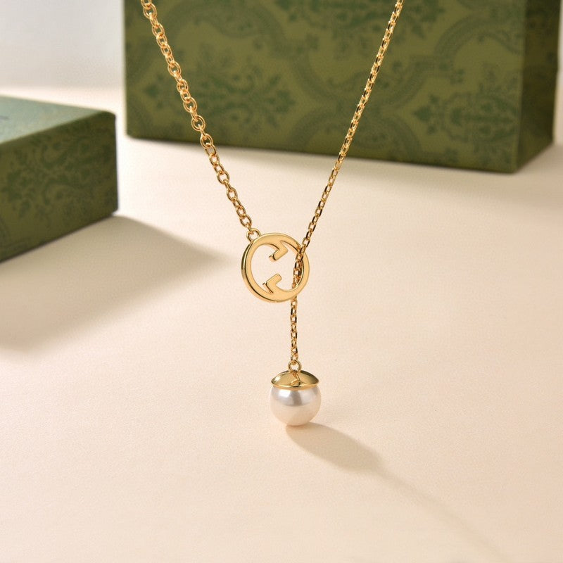 Gucci Double Blondie Pearl Drop 18K Gold Necklace product image 5, provided for visual reference and product detail review
