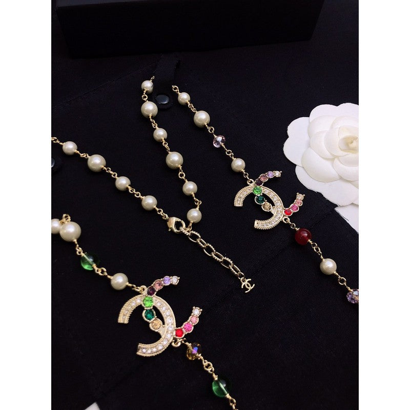Chanel Color Long Pearl 18K Gold Necklace product image 6, provided for visual reference and product detail review