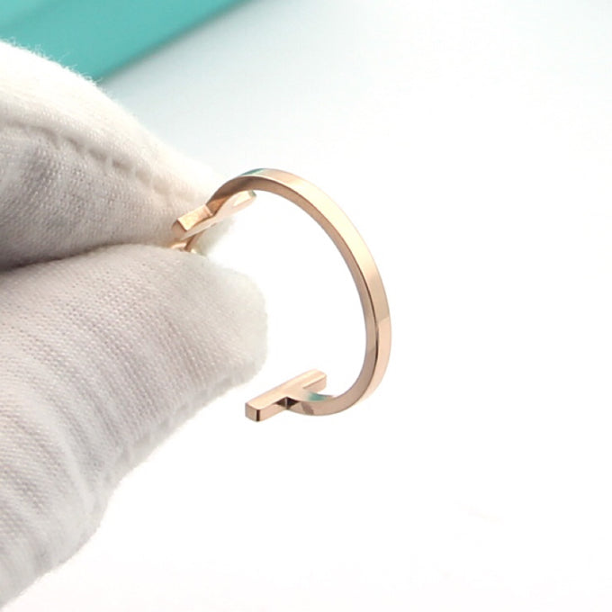 Tiffany Hoop 18K Gold Earrings product image 5, provided for visual reference and product detail review