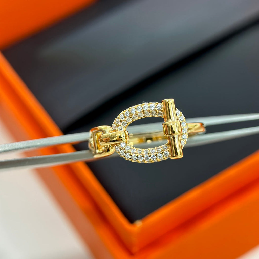 Hermes Adage 18K Gold Ring product image 9, provided for visual reference and product detail review