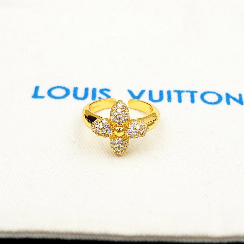 Louis Vuitton Louisa 18K Gold Ring product image 11, provided for visual reference and product detail review