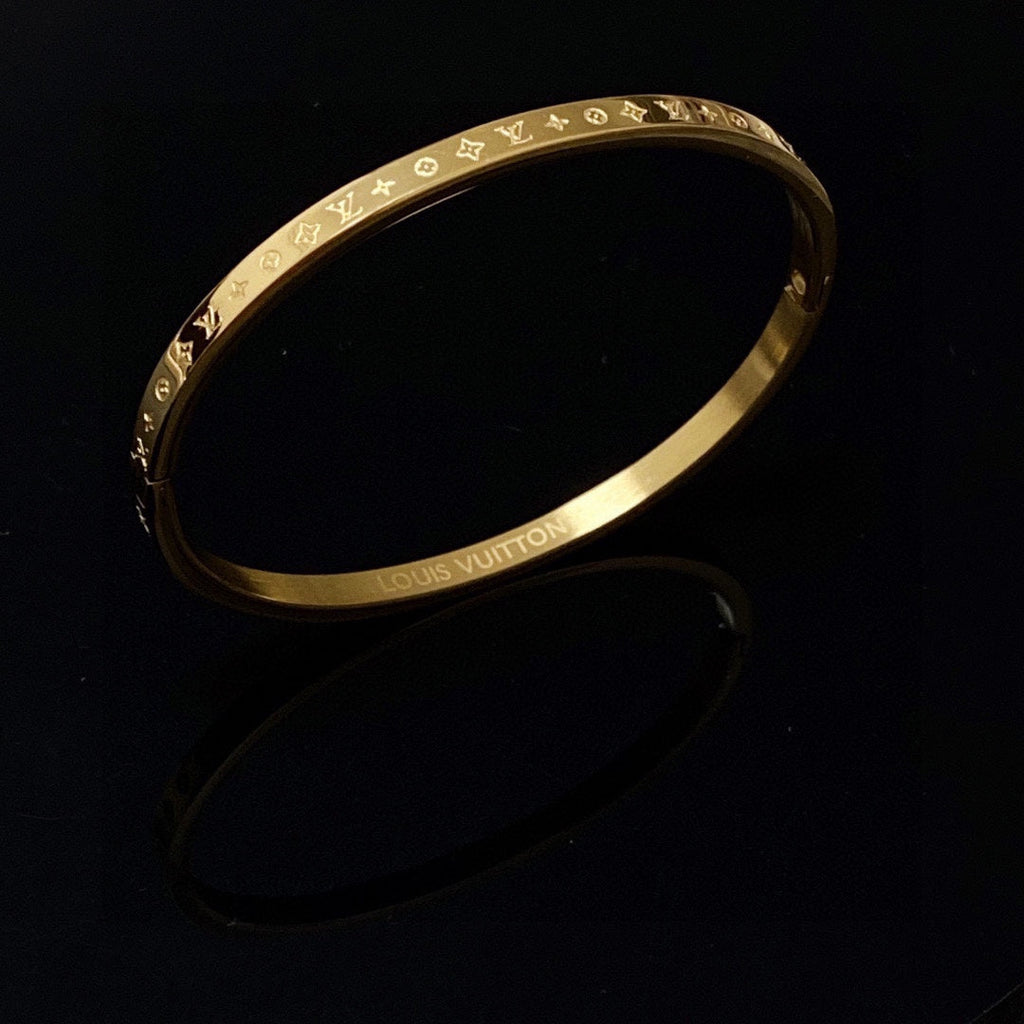 Louis Vuitton Vintage 18K Gold Bracelet product image 9, provided for visual reference and product detail review