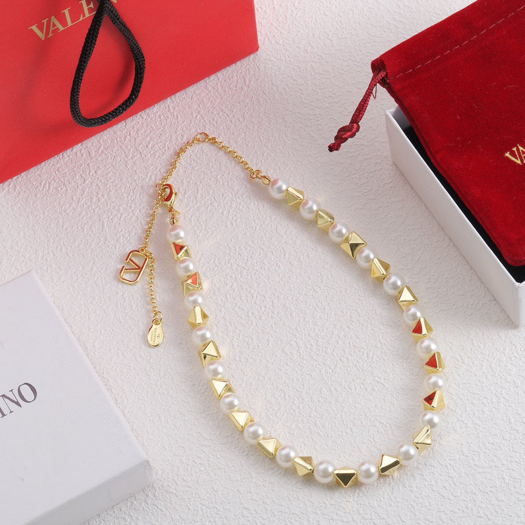 Valentino Rockstud Pearls 18K Gold Necklace product image 3, provided for visual reference and product detail review