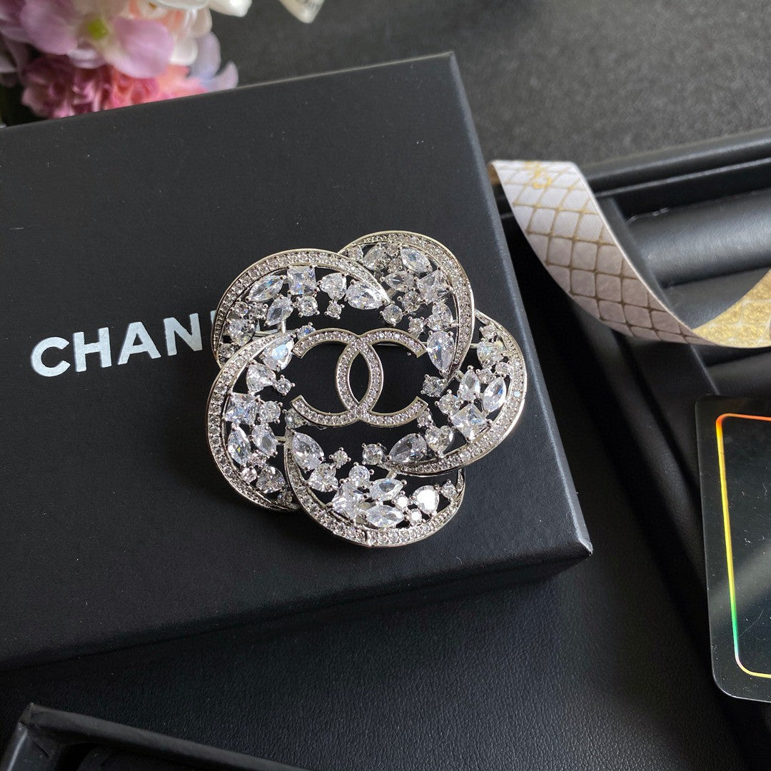 Chanel Camellia Crystals 18K Gold Brooch product image 9, provided for visual reference and product detail review
