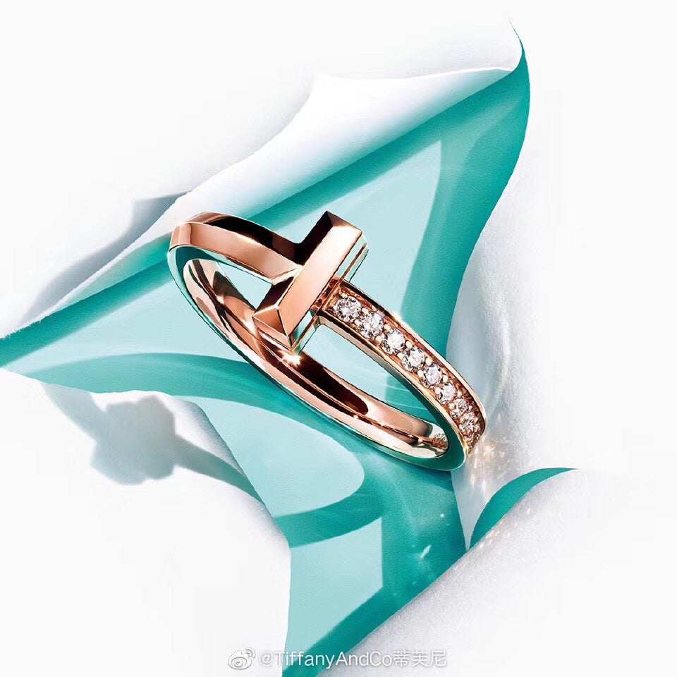 Tiffany T1 Diamond 18K Gold Ring product image 4, provided for visual reference and product detail review