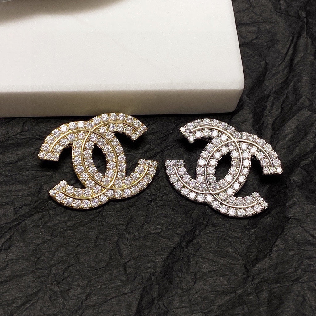 Chanel Diamonds Set Brooches 18K Gold Brooch product image 9, provided for visual reference and product detail review