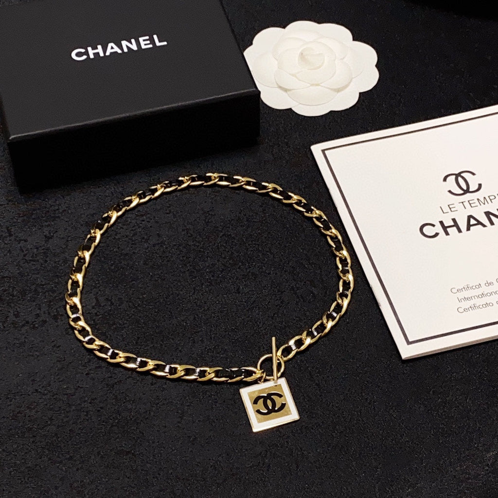 Chanel Leather Choker 18K Gold Necklace product image 9, provided for visual reference and product detail review