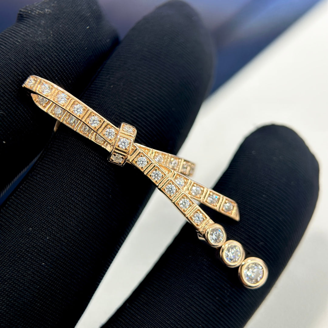 Chanel Ruban Diamonds 18K Gold Ring product image 9, provided for visual reference and product detail review