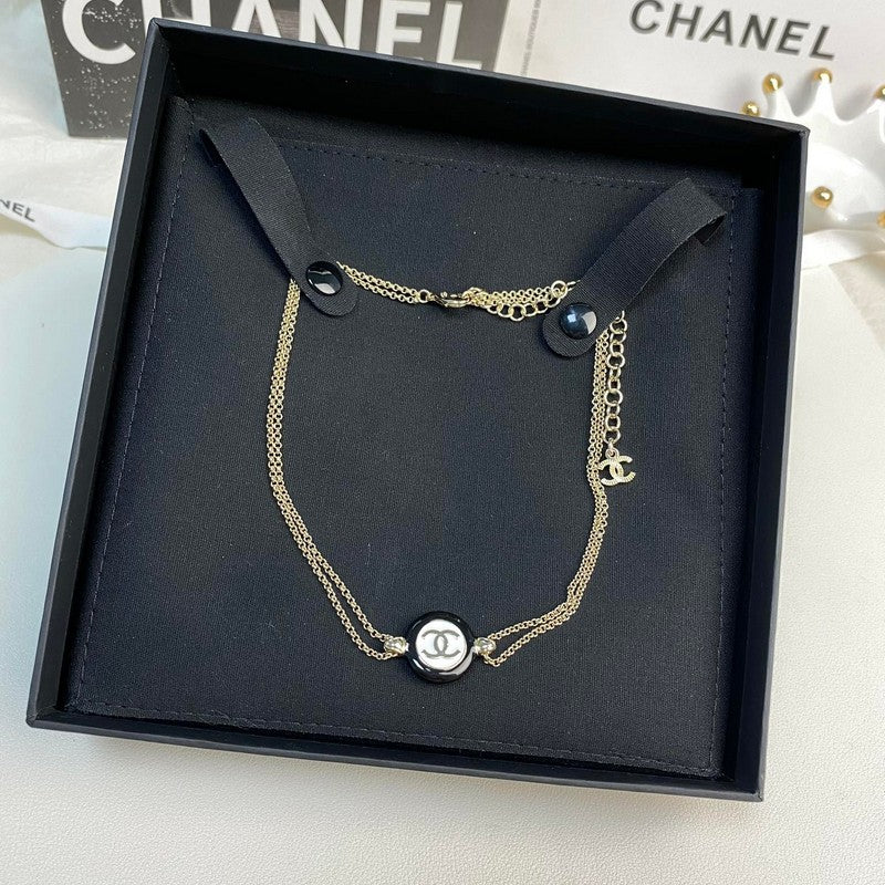 Chanel Chain Choker 18K Gold Necklace product image 9, provided for visual reference and product detail review