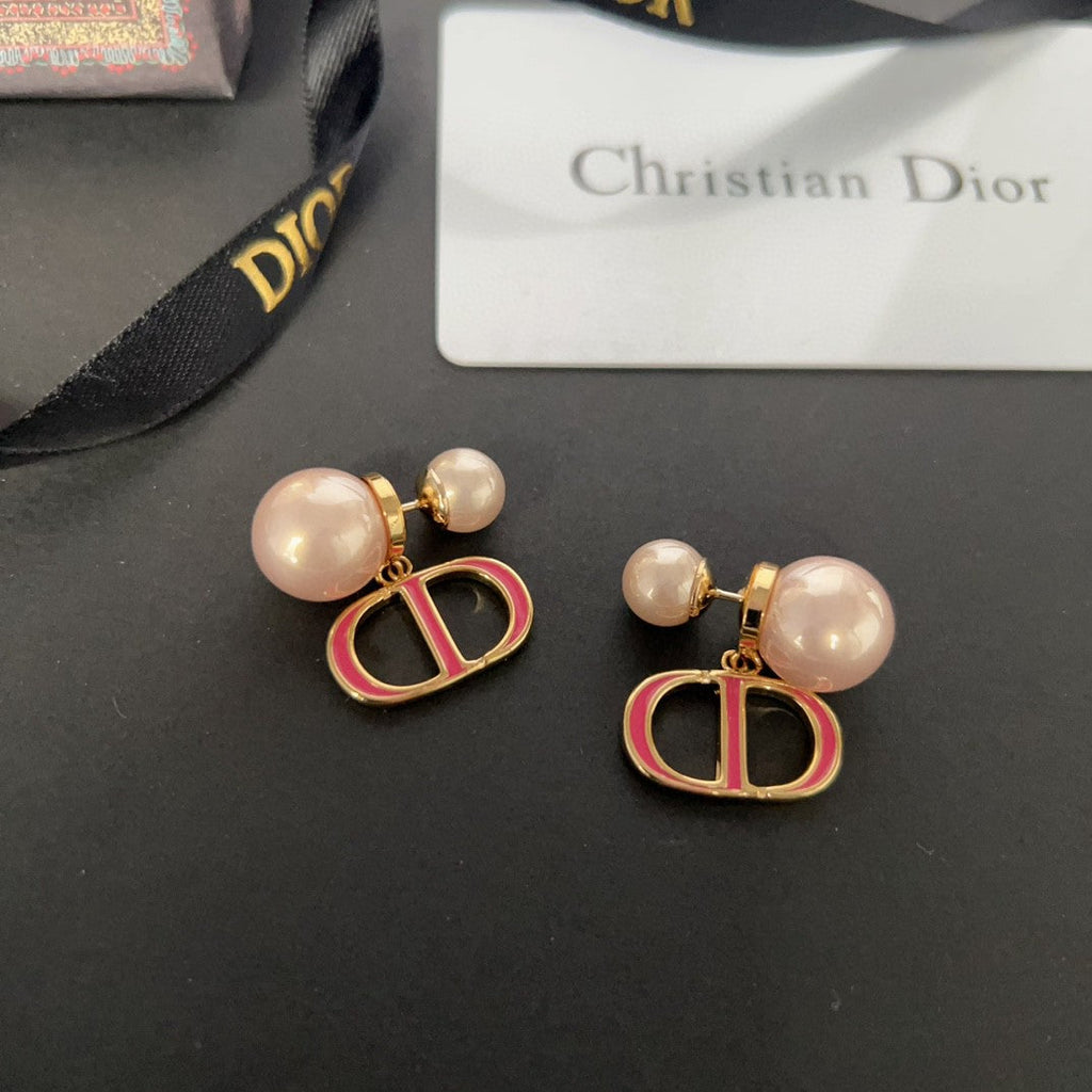Dior 30 Montaigne Rani Pink Pearls 18K Gold Earrings product image 8, provided for visual reference and product detail review