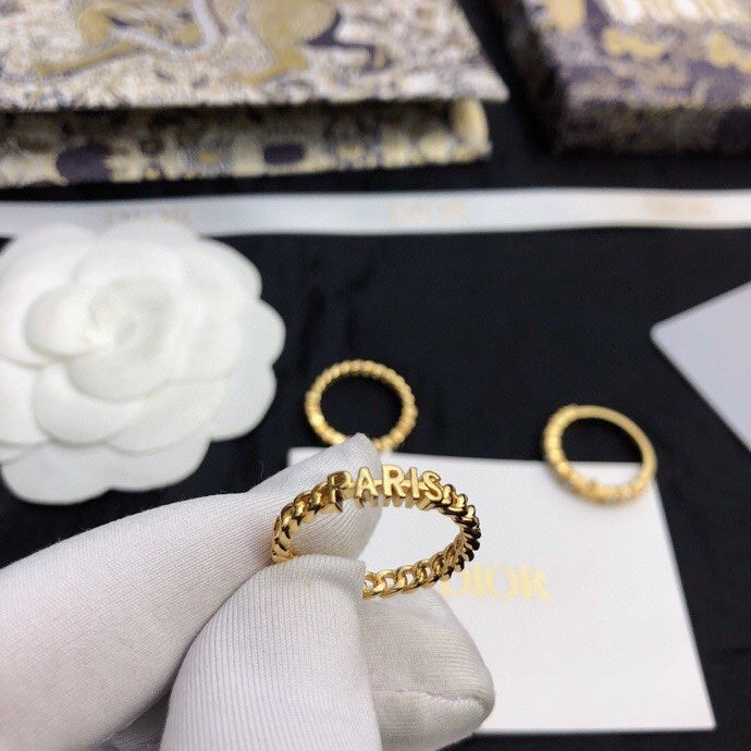 Dior Star Set Of Three 18K Gold Ring product image 9, provided for visual reference and product detail review