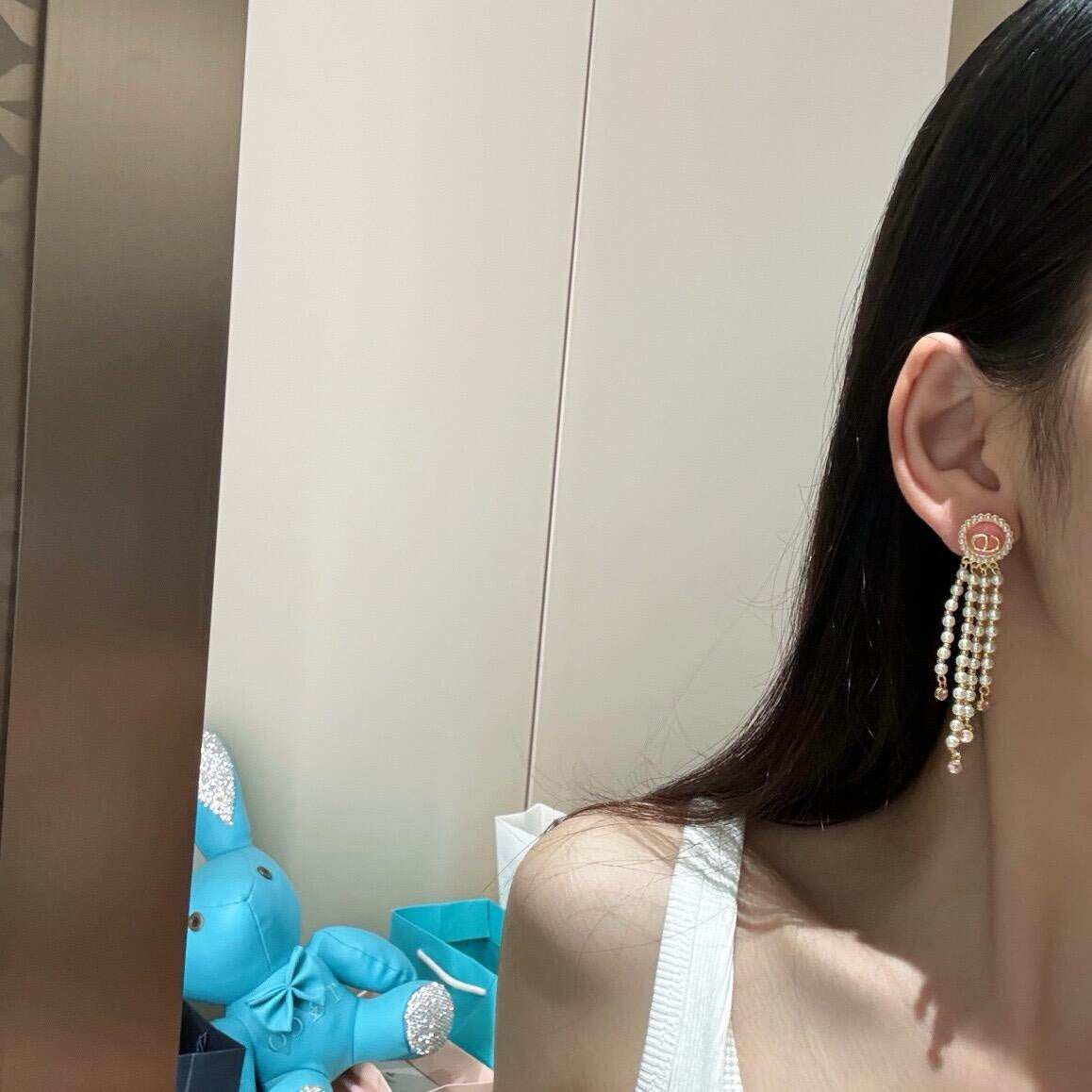 Dior Petit Tassel 18K Gold Earrings product image 8, provided for visual reference and product detail review