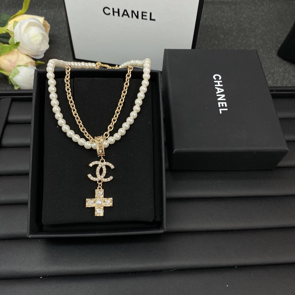 Chanel Cross Diamond Pearl Chain 18K Gold Necklace product image 6, provided for visual reference and product detail review
