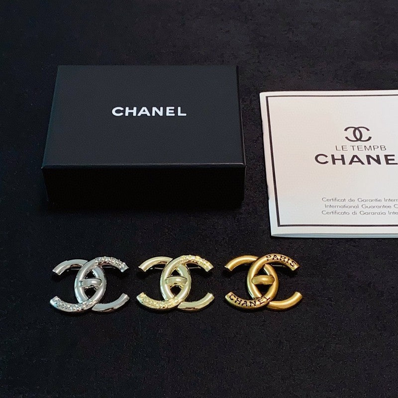 Chanel Paris Gold 18K Gold Brooch product image 3, provided for visual reference and product detail review