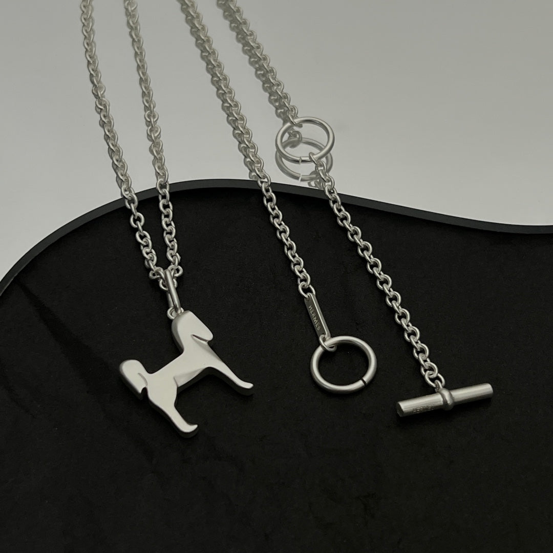 Hermes Panache Pendant 18K Gold Necklace product image 6, provided for visual reference and product detail review