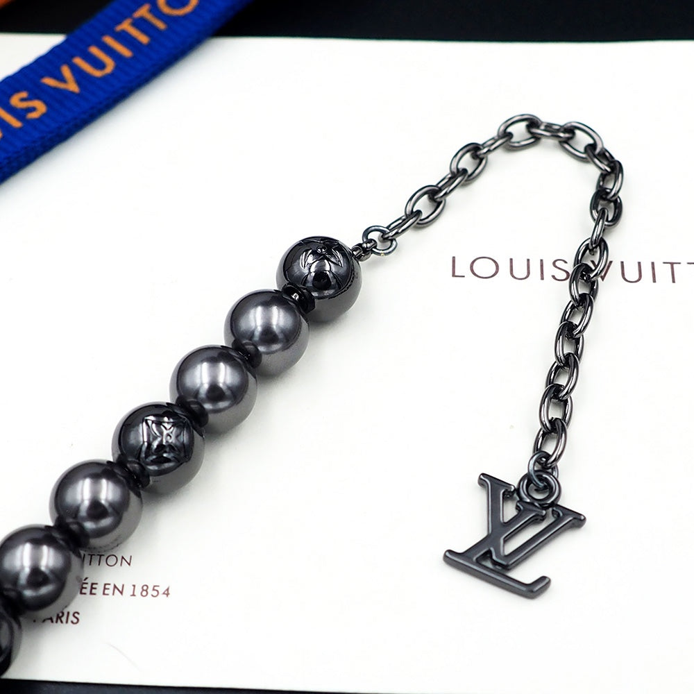 Louis Vuitton Monogram Pearls 18K Gold Bracelet product image 5, provided for visual reference and product detail review