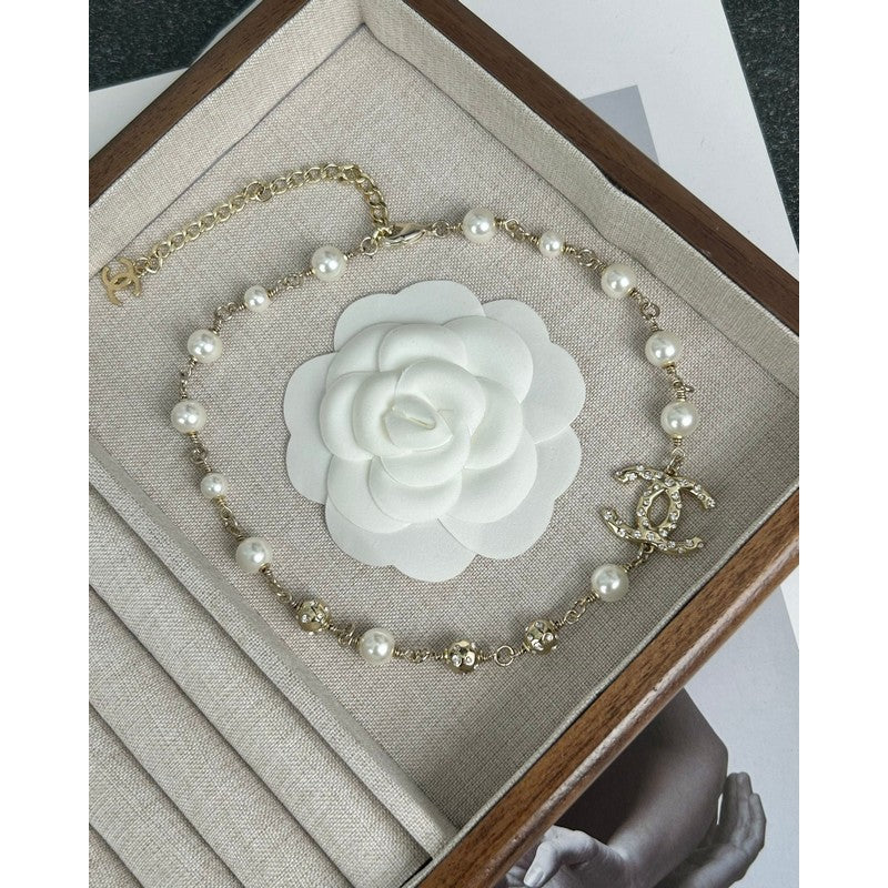 Chanel White Pearls 18K Gold Necklace product image 9, provided for visual reference and product detail review