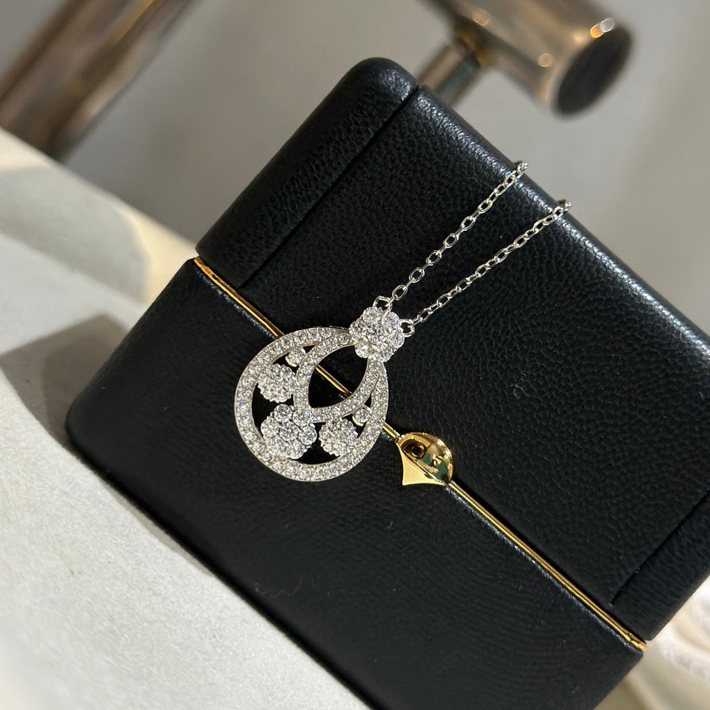 Snowflake 18K Gold Necklace product image 5, provided for visual reference and product detail review