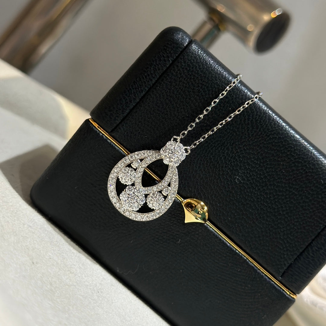 Snowflake 18K Gold Necklace product image 5, provided for visual reference and product detail review
