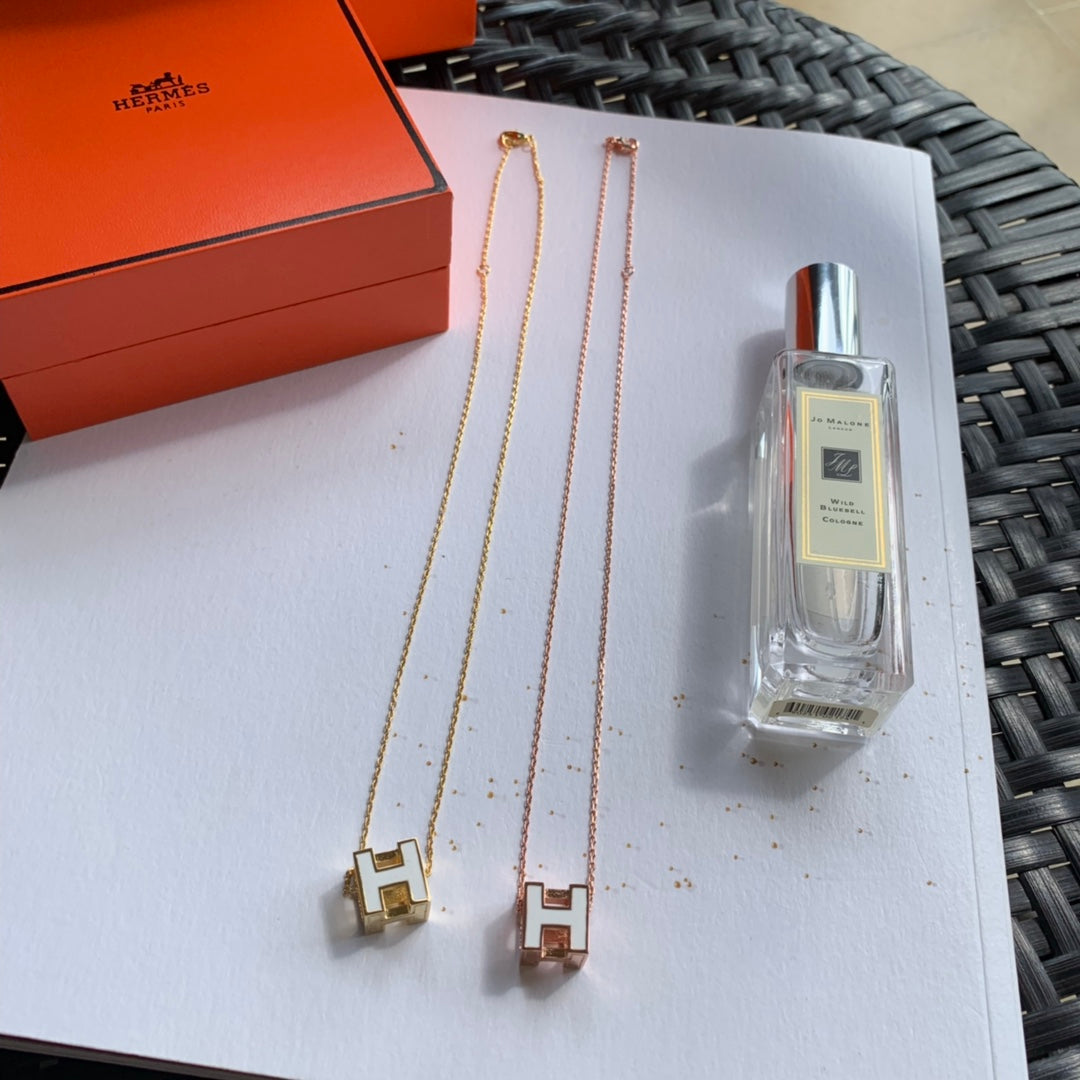 Hermes Cage D'H White 18K Gold Necklace product image 10, provided for visual reference and product detail review
