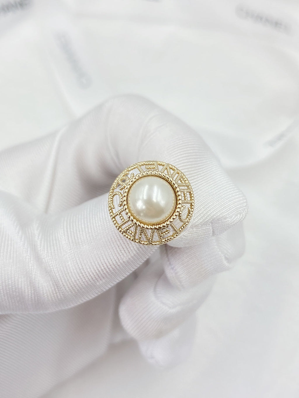 Chanel Pearl Round 18K Gold Earrings product image 9, provided for visual reference and product detail review