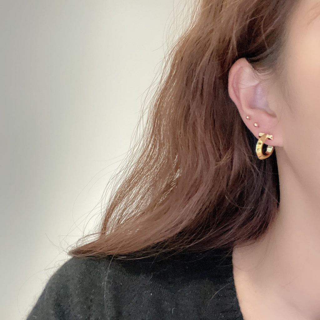 Tiffany Hoop 18K Gold Earrings product image 2, provided for visual reference and product detail review
