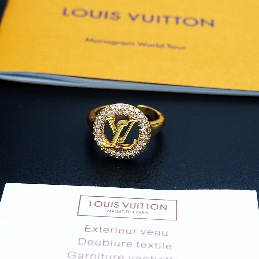 Louis Vuitton Louise Tresor 18K Gold Ring product image 10, provided for visual reference and product detail review