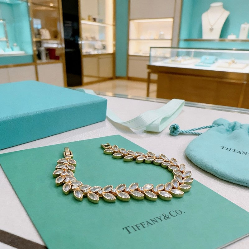 Tiffany Return to Crystal 18K Rose Gold Bracelet product image 7, provided for visual reference and product detail review