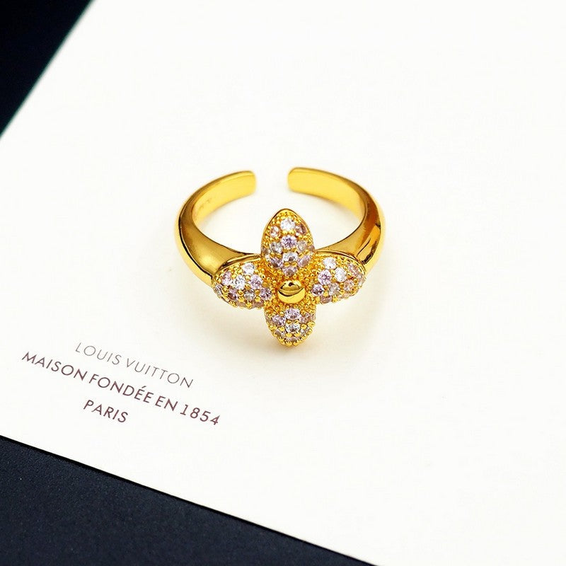 Louis Vuitton Louisa 18K Gold Ring product image 12, provided for visual reference and product detail review