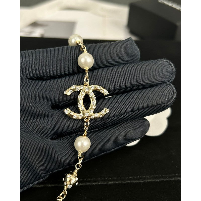 Chanel White Pearls 18K Gold Necklace product image 10, provided for visual reference and product detail review