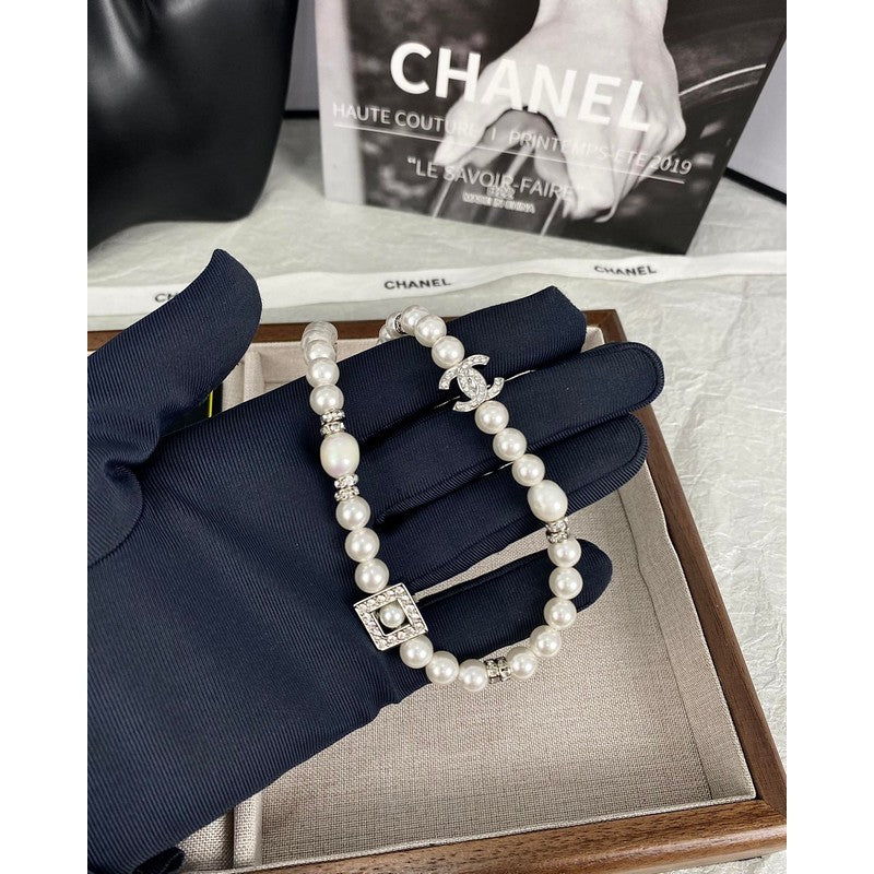 Chanel Pearl 18K Gold Necklace product image 10, provided for visual reference and product detail review